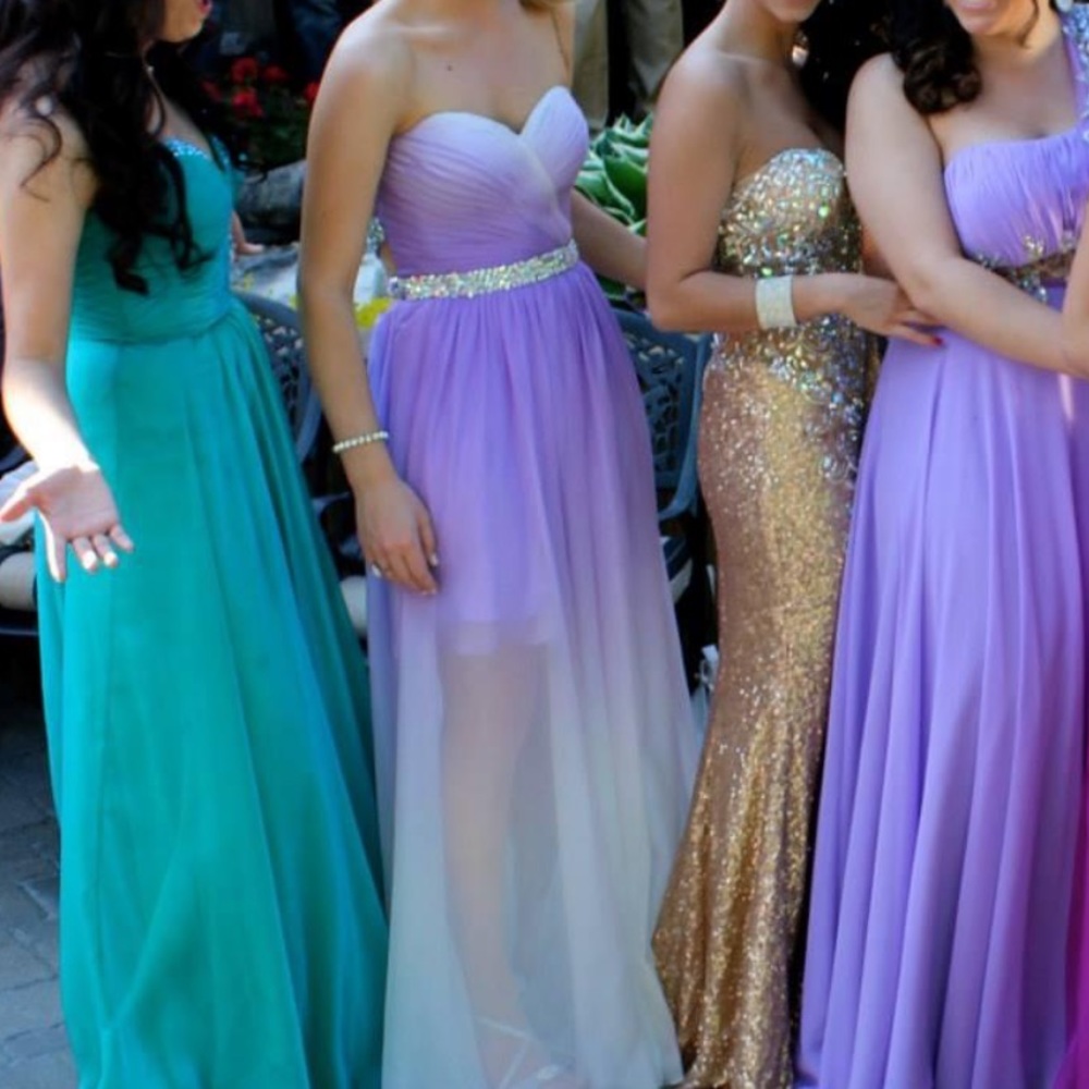 La Femme Prom / Wedding / Grad Formal dress, size 2 - Picture 4 of 16
